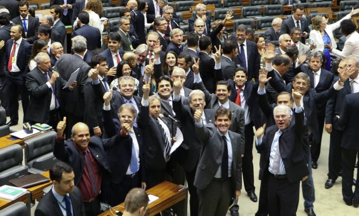 Câmara derruba decreto de Dilma que cria Conselhos Populares