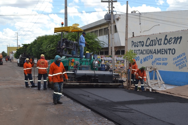 Governo retoma as obras de asfaltamento de Picos