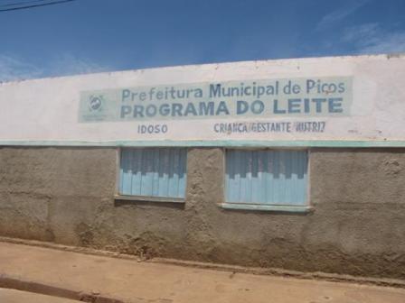 Governo do Estado do Piauí suspende Programa do Leite em Picos e famílias carentes são prejudicadas