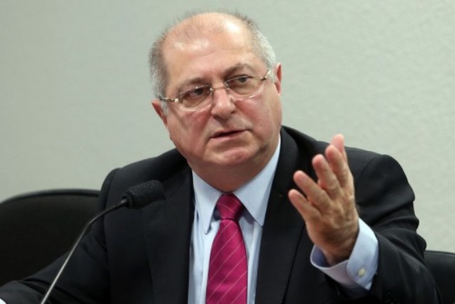 Ex-ministro Paulo Bernardo é indiciado por corrupção
