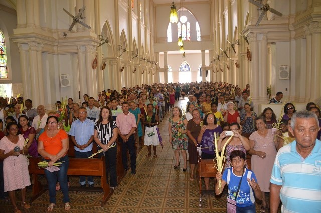 Missa de Ramos abre a Semana Santa em Picos