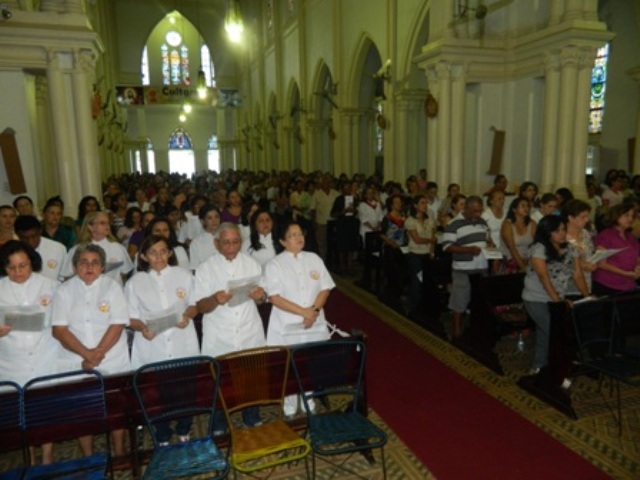 Católicos lotam Catedral de Picos na Missa da Ceia do Senhor e Lava-Pés