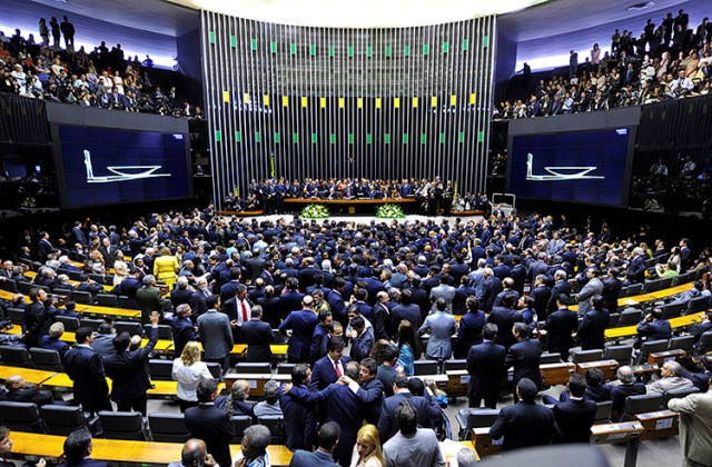 Senado debate proposta que reduz bancada do Piauí na Câmara