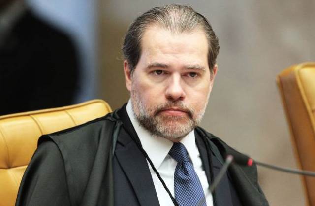 Toffoli segue Fachin e vota contra recurso de Lula por liberdade