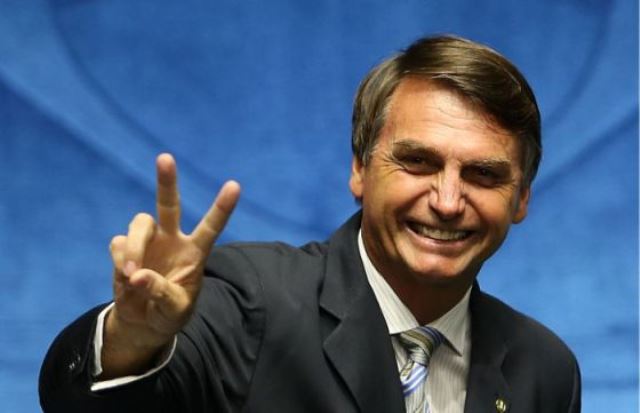 Pesquisa CNT/MDA mostra que Bolsonaro vence todos adversários no segundo turno