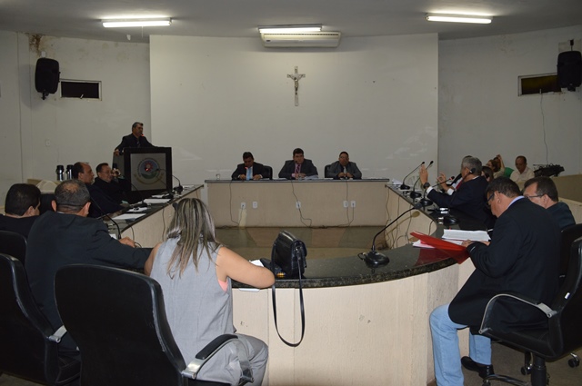 Juiz nega cassação de nove vereadores de Picos