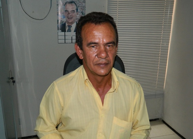 Vereador denuncia que Secretaria da Educação em Picos se transformou num comitê eleitoral 