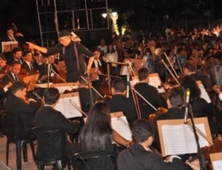 Cantata Gonzaguiana reúne multidão para celebrar 100 anos do Rei do Baião