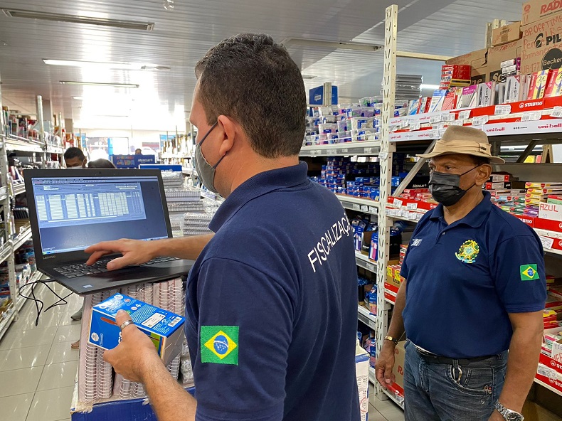 Imepi inicia operação 'Volta às Aulas' e fiscaliza material escolar vendido no Piauí