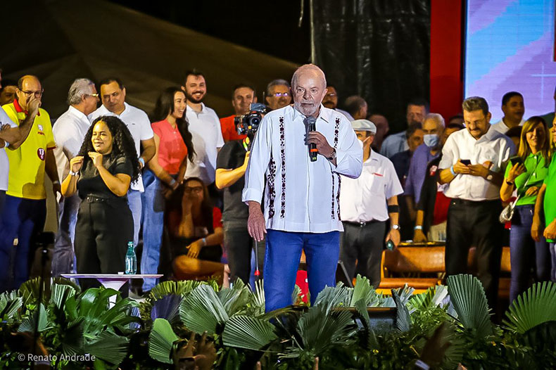 Lula critica 'fanfarrice' de Bolsonaro e diz que eleitor não vai trocar voto por auxílio de 600