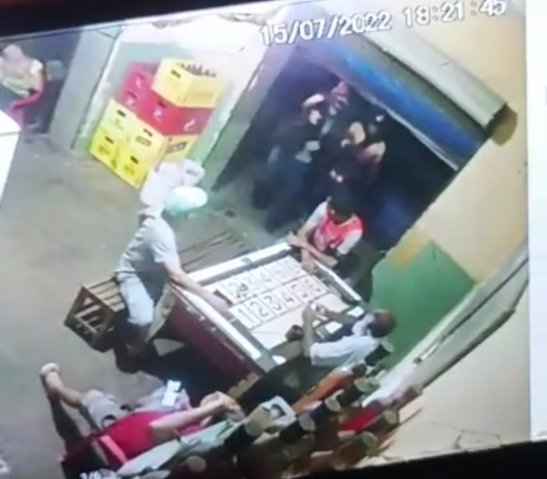 Dupla armada assalta bar no Centro de Picos