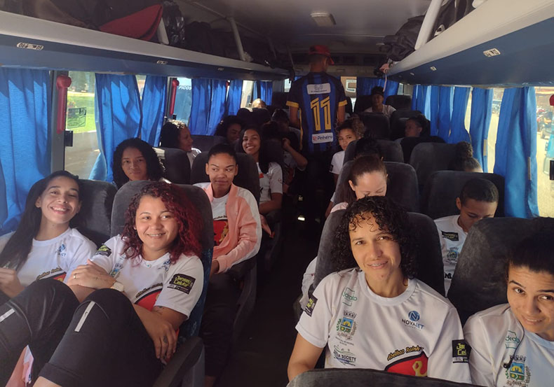 Abelhas Rainhas viajam para Teresina em busca de vitória e permanência no Brasileiro A3