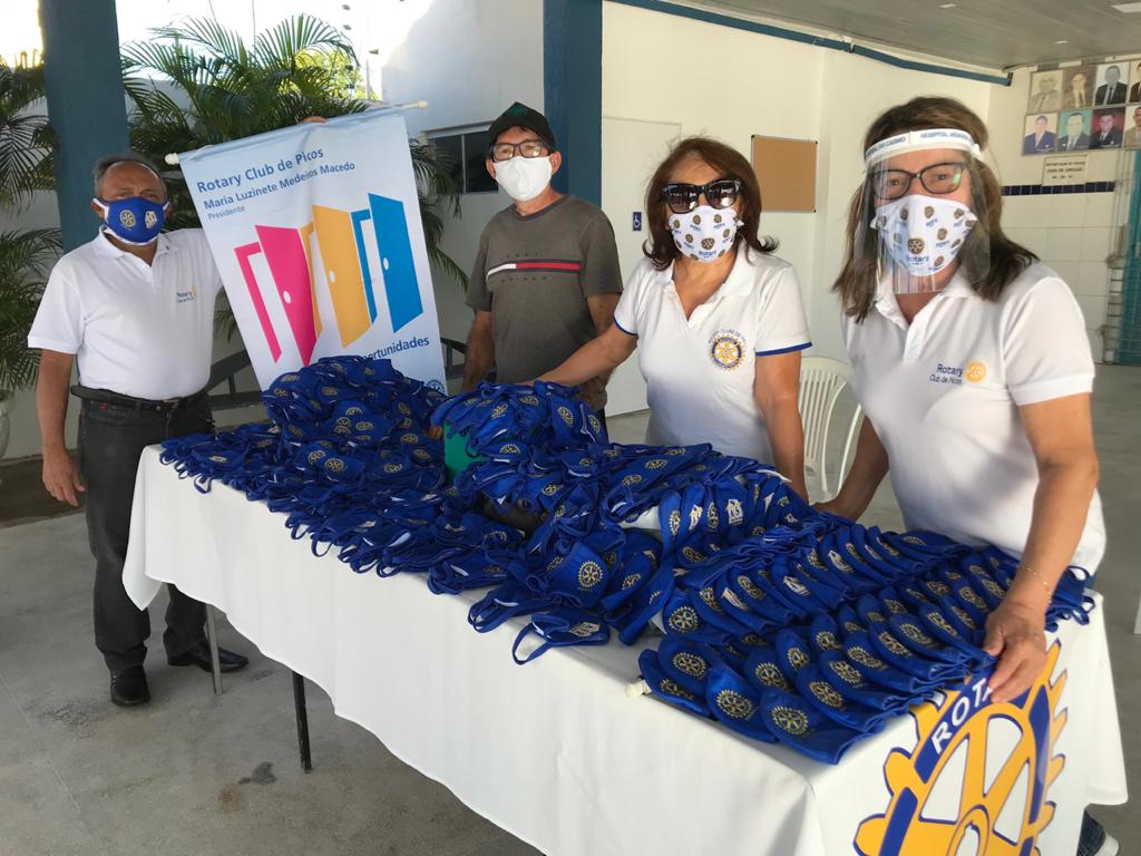 Rotary Clube de Picos distribui máscaras à comunidade
