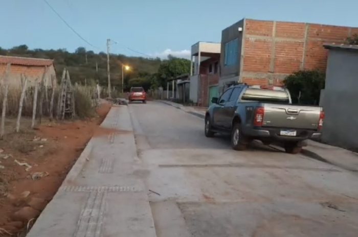 Vereador Chaguinha comemora conclusão de obras de calçamento nas comunidades Carnaíba e Curralinho