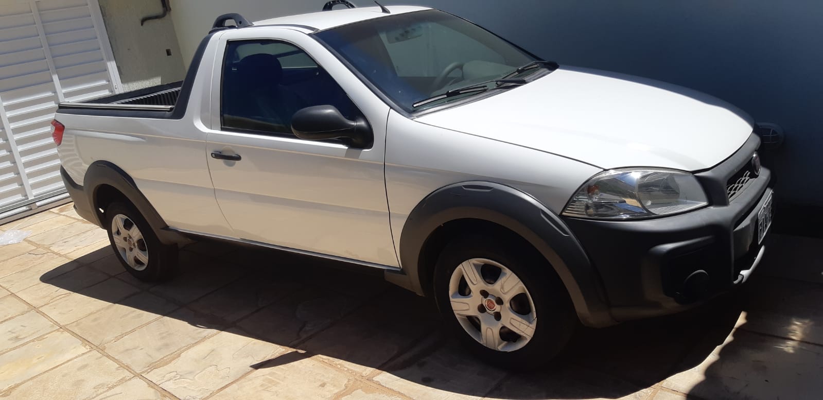 Vende-se Fiat Strada 2014 semi-novo