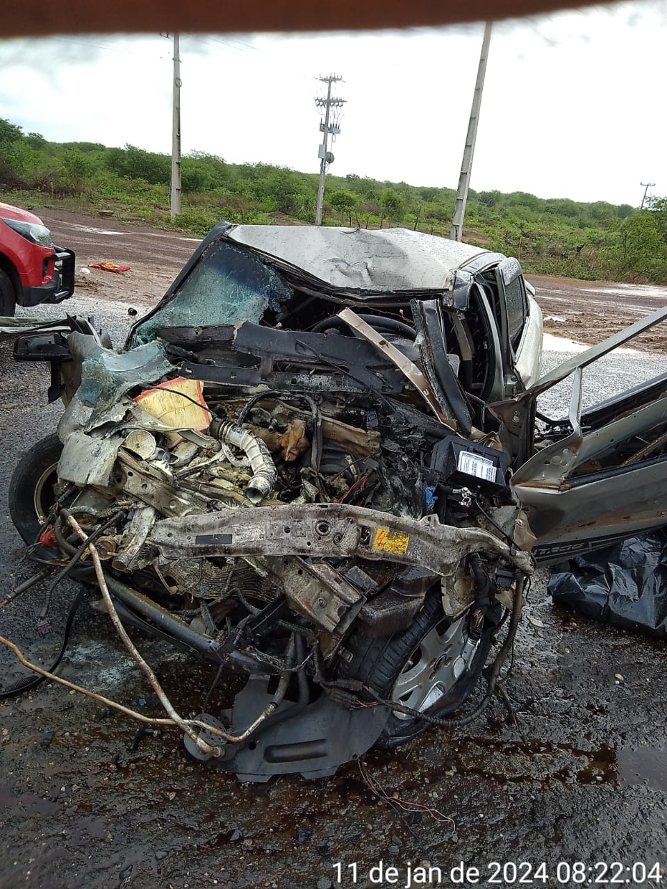 Motorista morre em colisão entre carro de passeio e carreta na BR 316