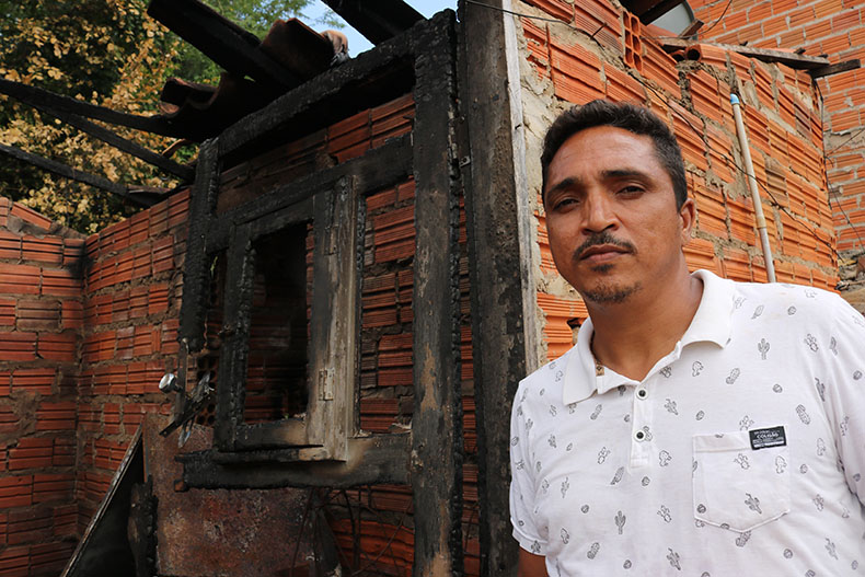 'Ainda existem pessoas boas', diz gari que teve casa destruída em incêndio