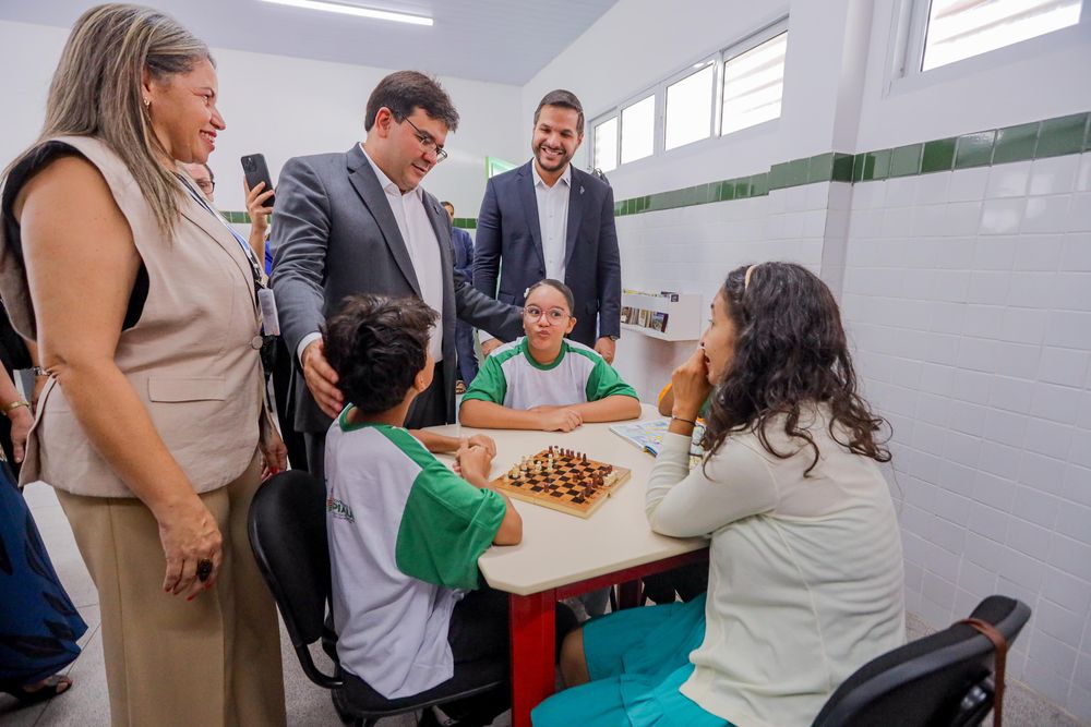 Rafael Fonteles garante que até 2025 todas escolas do Estado serão em tempo integral