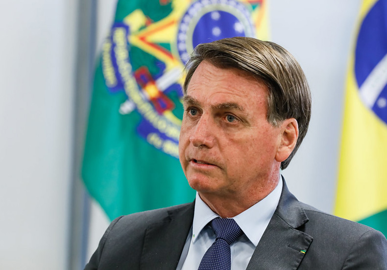 Bolsonaro é internado e faz exames em hospital em São Paulo