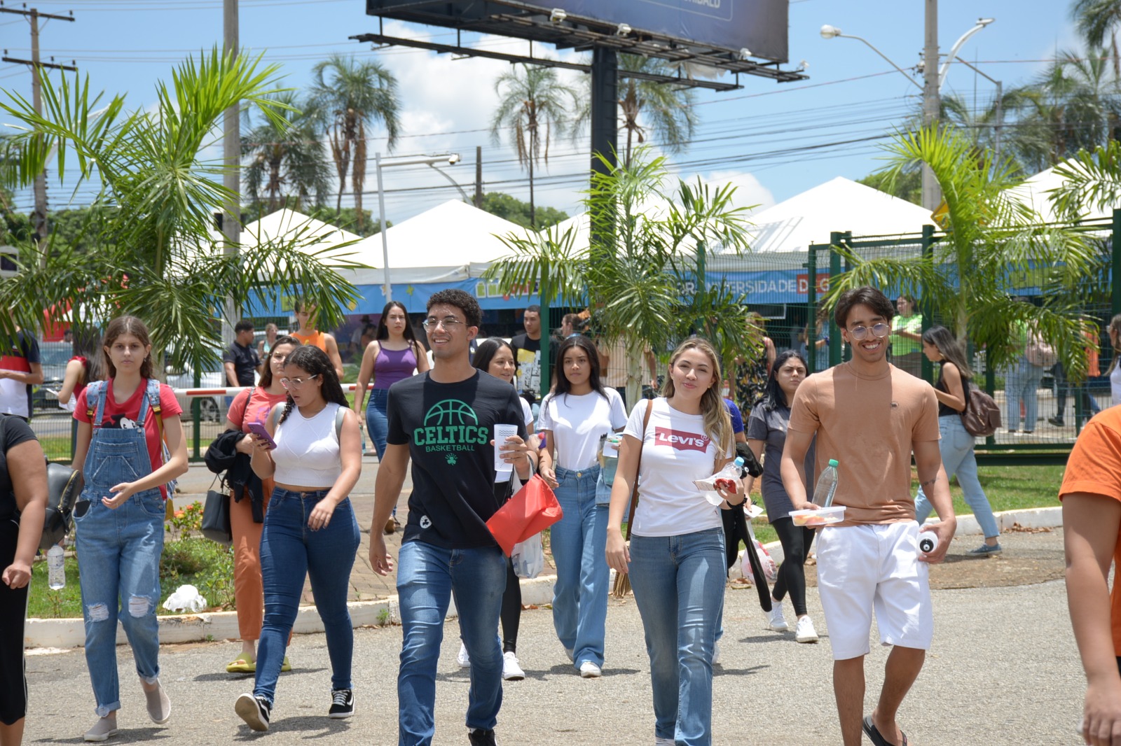 Mais de 2 mil concluintes de graduação farão o Enade neste domingo (23) no Piauí