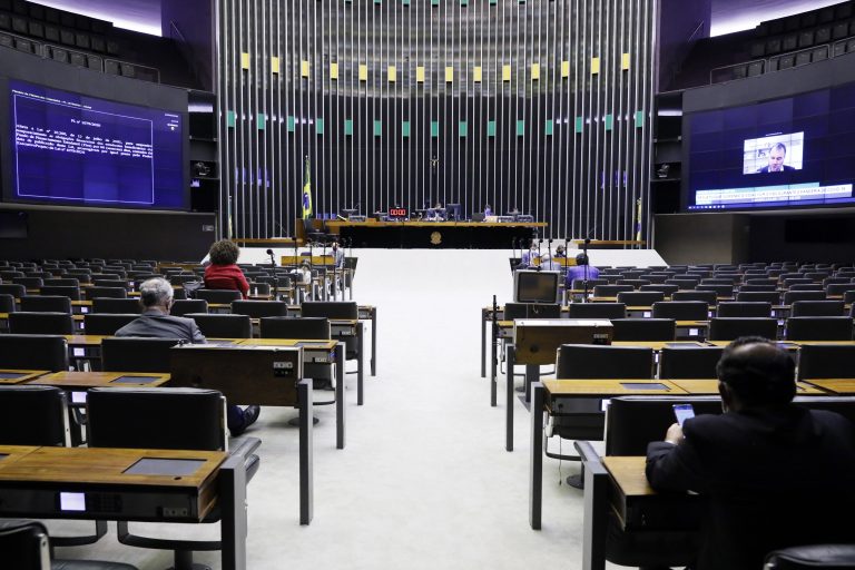 Plenário pode votar hoje projeto que reformula o Código de Trânsito  Fonte: Agência Câmara de Notícias