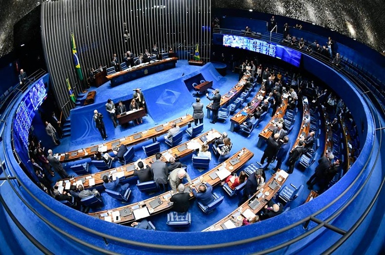 CPI da Covid começa com Planalto sob ataque e ameaças de Bolsonaro