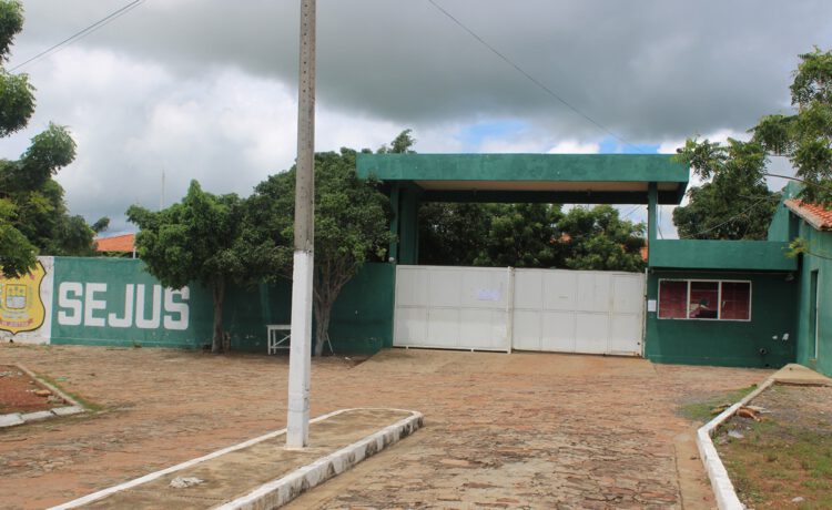 Detento pula muro e foge de presídio masculino de Picos