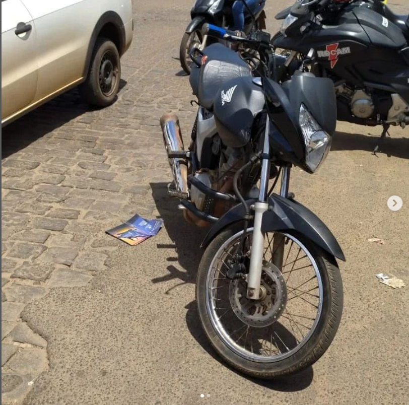 PM recupera motocicleta com placa adulterada em Picos
