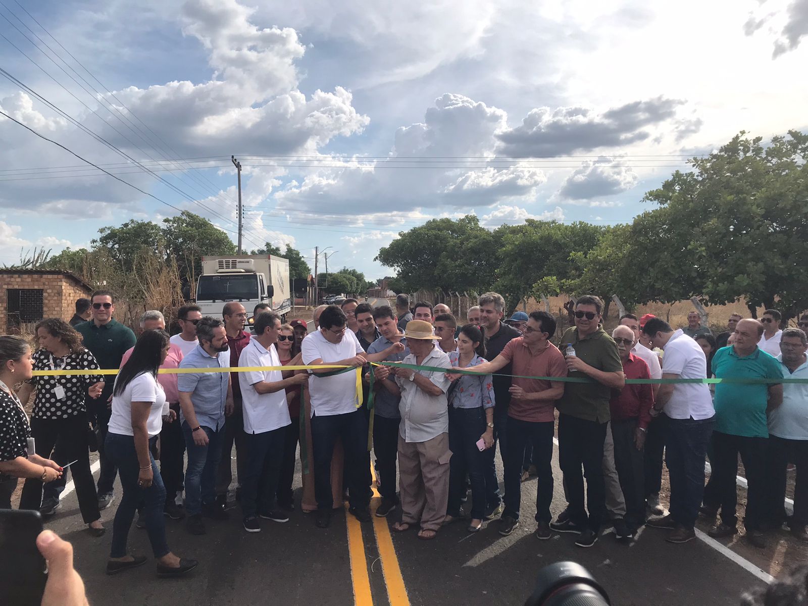 Rafael Fonteles visita e entrega obras importantes em Picos