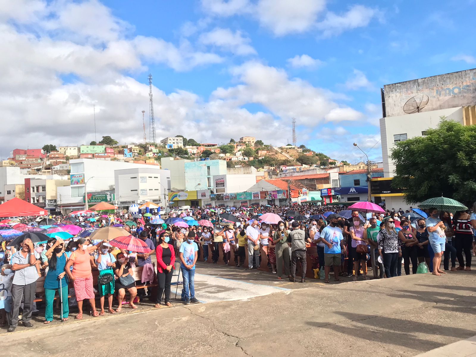 Em Picos, católicos participam da festa de Nossa Senhora dos Remédios