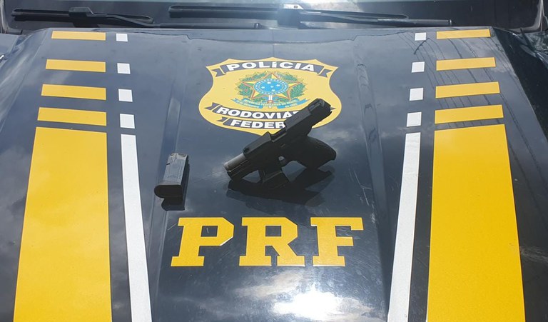 Em Picos, PRF prende homem por porte ilegal de arma de fogo na BR 316