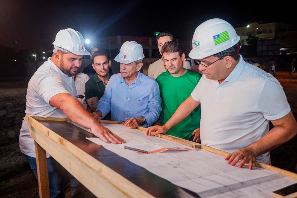 Governador visita obras de ginásio poliesportivo e inaugura pavimentação de ruas em Picos