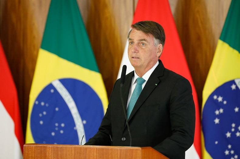 TSE condena Jair Bolsonaro a inelegibilidade por oito anos