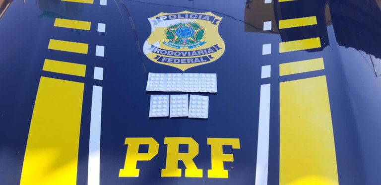 Em Picos, PRF autua caminhoneiro por estar portando anfetaminas para consumo