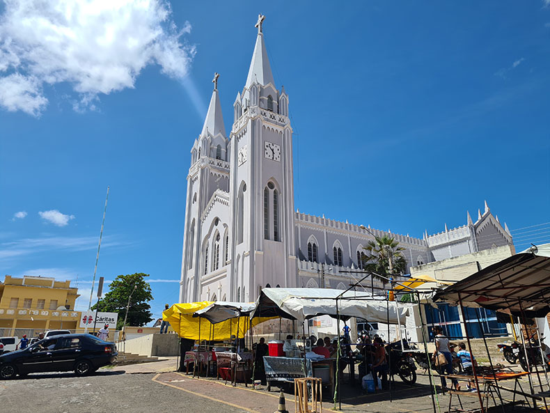 Diocese de Picos divulga nota alertando comunidade sobre ato golpista