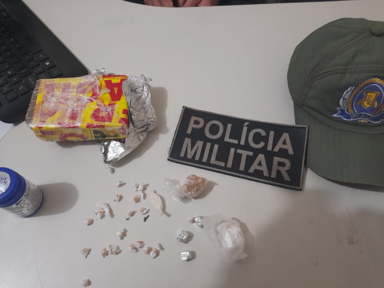 Em Itainópolis, Polícia Militar prende homem por tráfico de drogas e cárcere privado de companheira