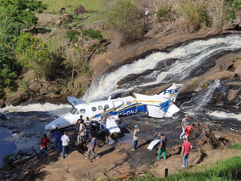 Avião de Marília Mendonça atingiu fios de alta tensão e órgão da FAB apura colisão