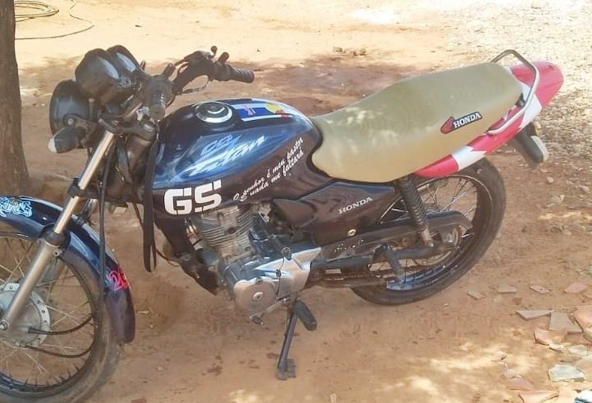 Polícia Militar prende homem acusado de roubos a estabelecimentos comerciais e furto de motocicletas na região de Picos