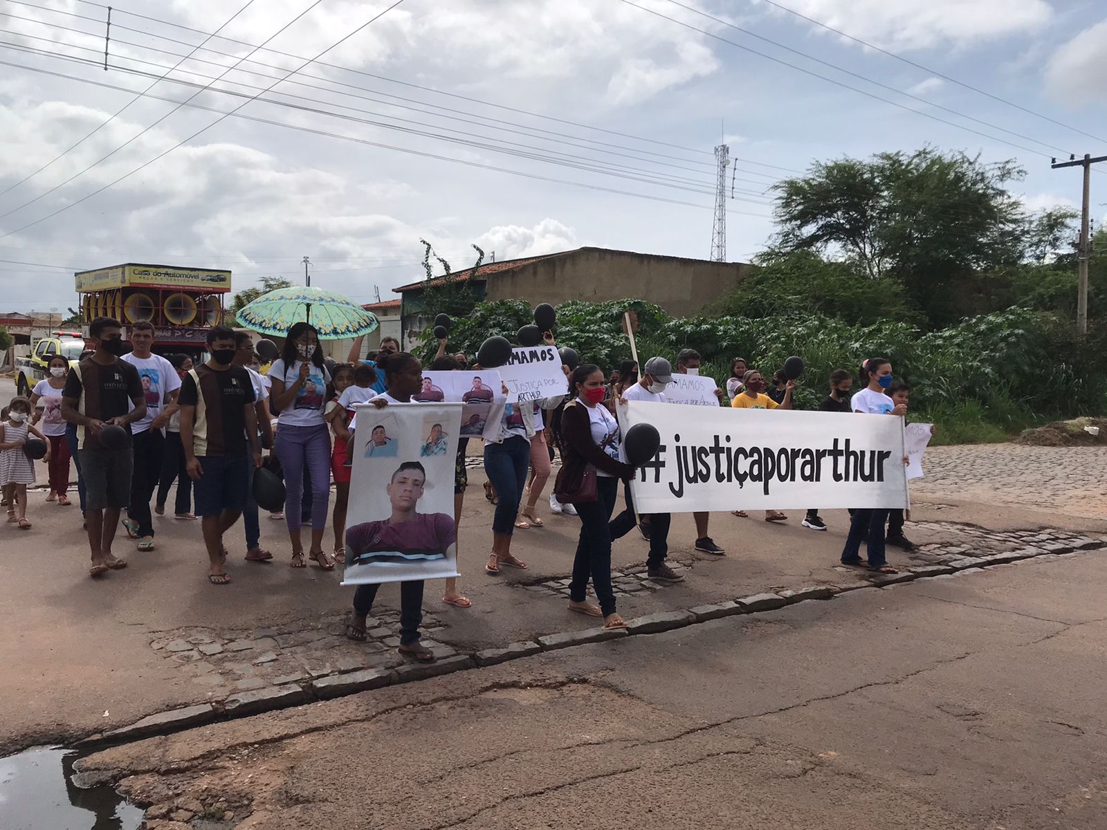 Em Picos, familiares pedem justiça pela morte de jovem atropelado na PI-375