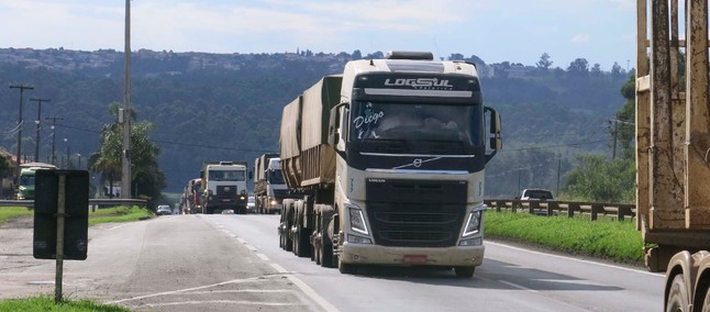 Caminhoneiros ameaçam parar por causa de mais um reajuste no preço do diesel