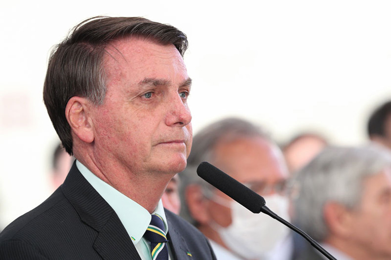 Bolsonaro nega uso político de internação e diz ser maldoso falar que ele teve férias