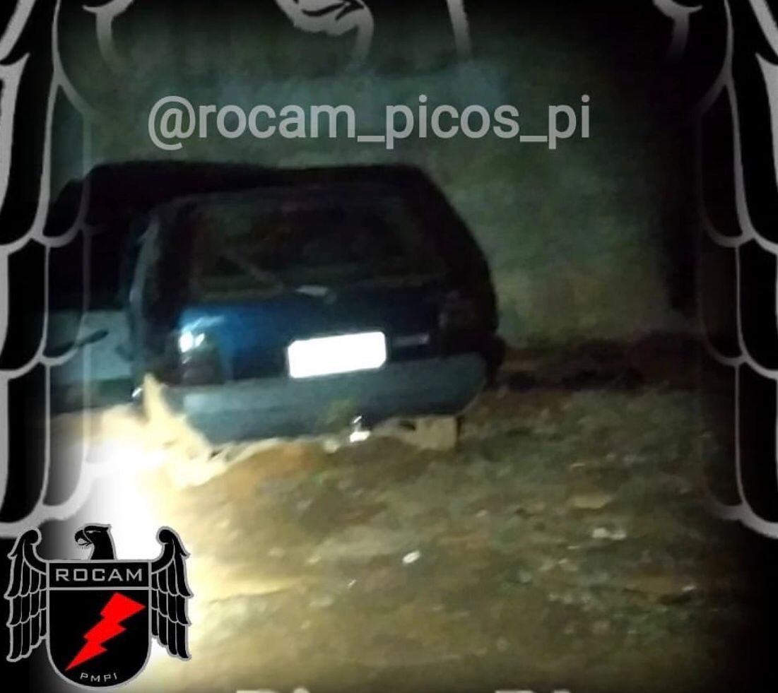 PM recupera carro com restrição de furto em imóvel abandonado em Picos