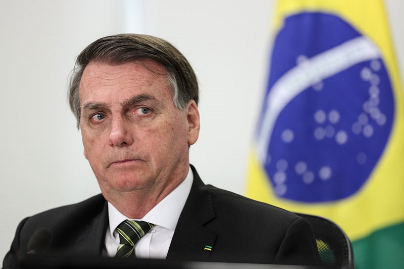 Bolsonaro veta parte de perdão às igrejas, mas estimula derrubada do próprio veto