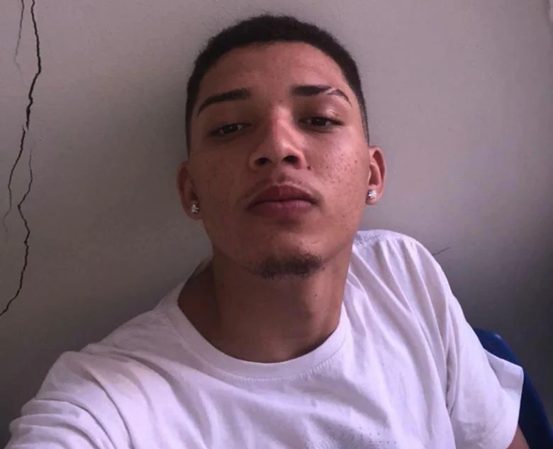 Jovem é morto a facadas e pauladas no Povoado Saquinho