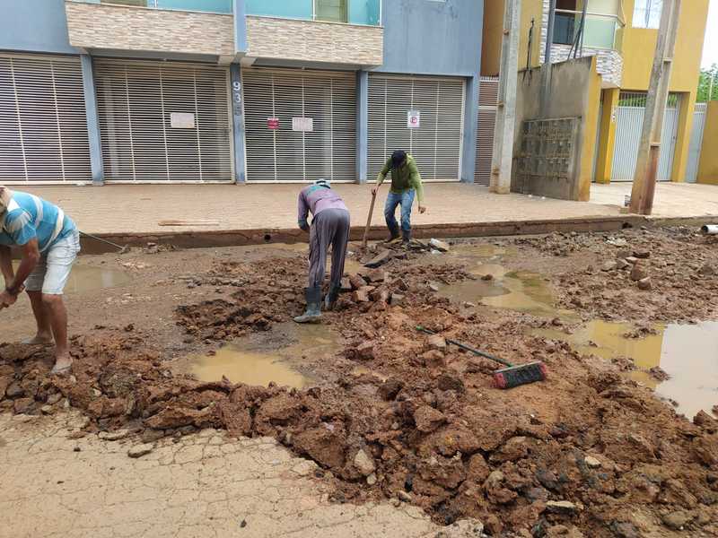 Prefeitura de Picos intensifica obras de reparos em Ruas e Estradas Vicinais