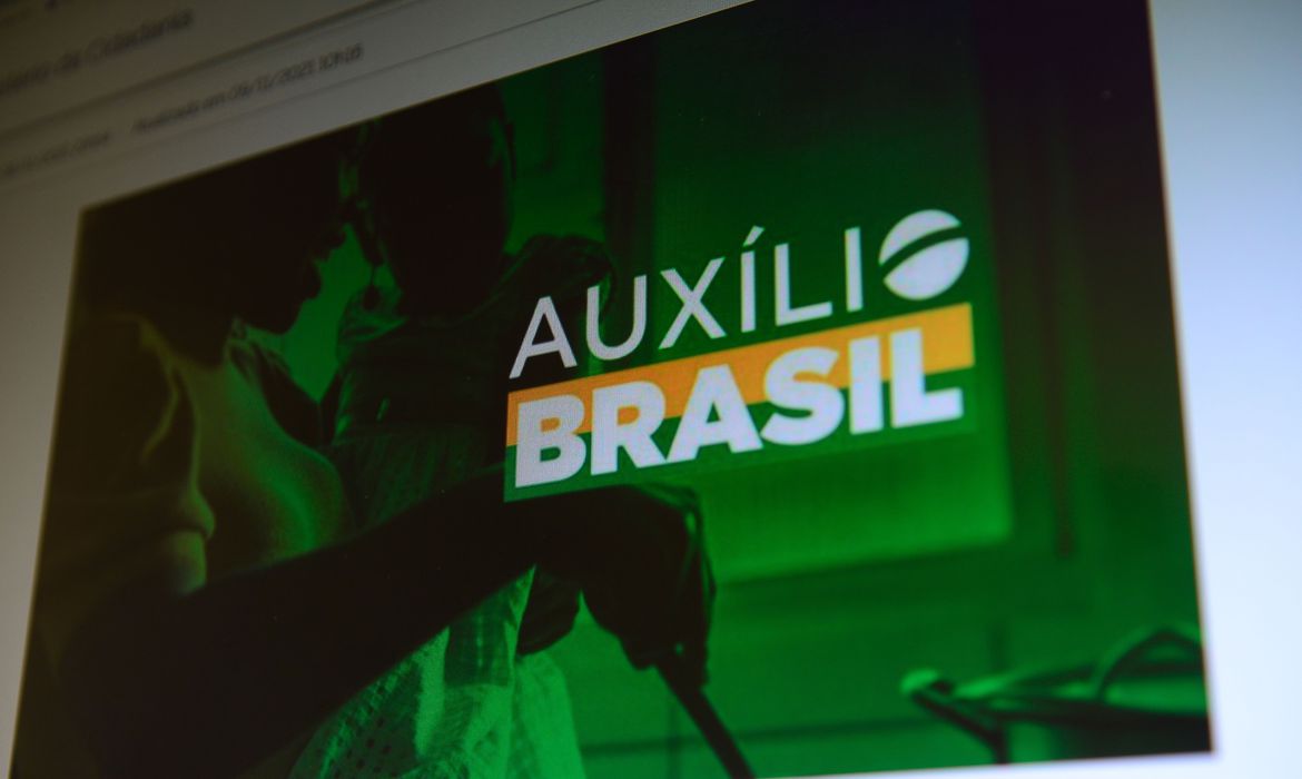 Auxílio Brasil é pago a beneficiários com NIS de final 7