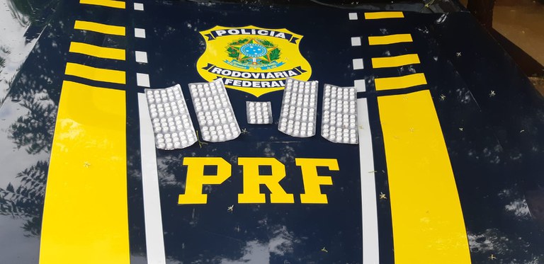 Em Picos, caminhoneiro é autuado na BR 316 portando 255 unidades de anfetaminas