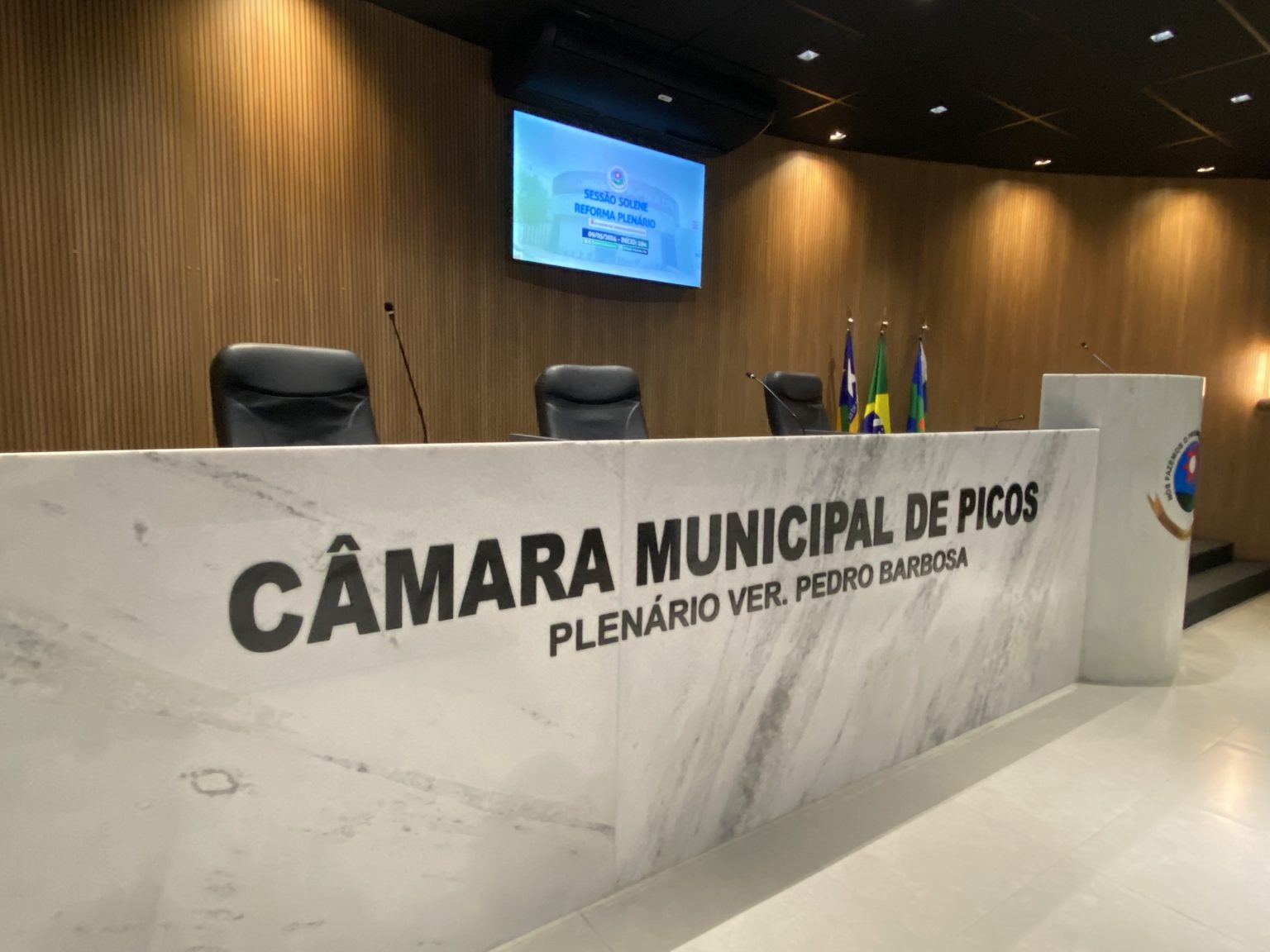 TCE realiza seminário para orientar equipes de transição em Picos e Floriano