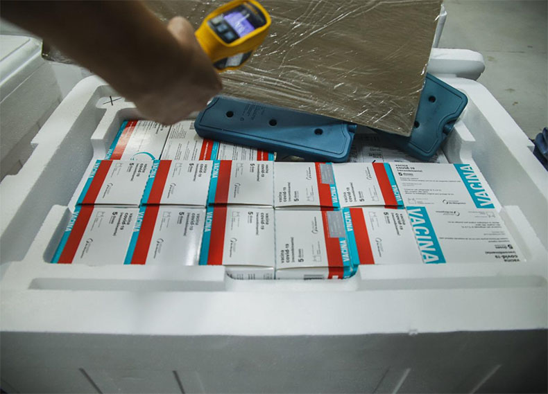 Piauí inicia distribuição de vacinas para imunização da população de 18 a 59 anos