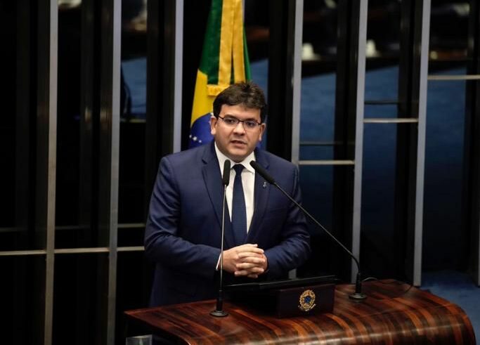 No Senado Federal, Rafael discute Fundo de Desenvolvimento, Conselho Federativo e alíquota reduzida